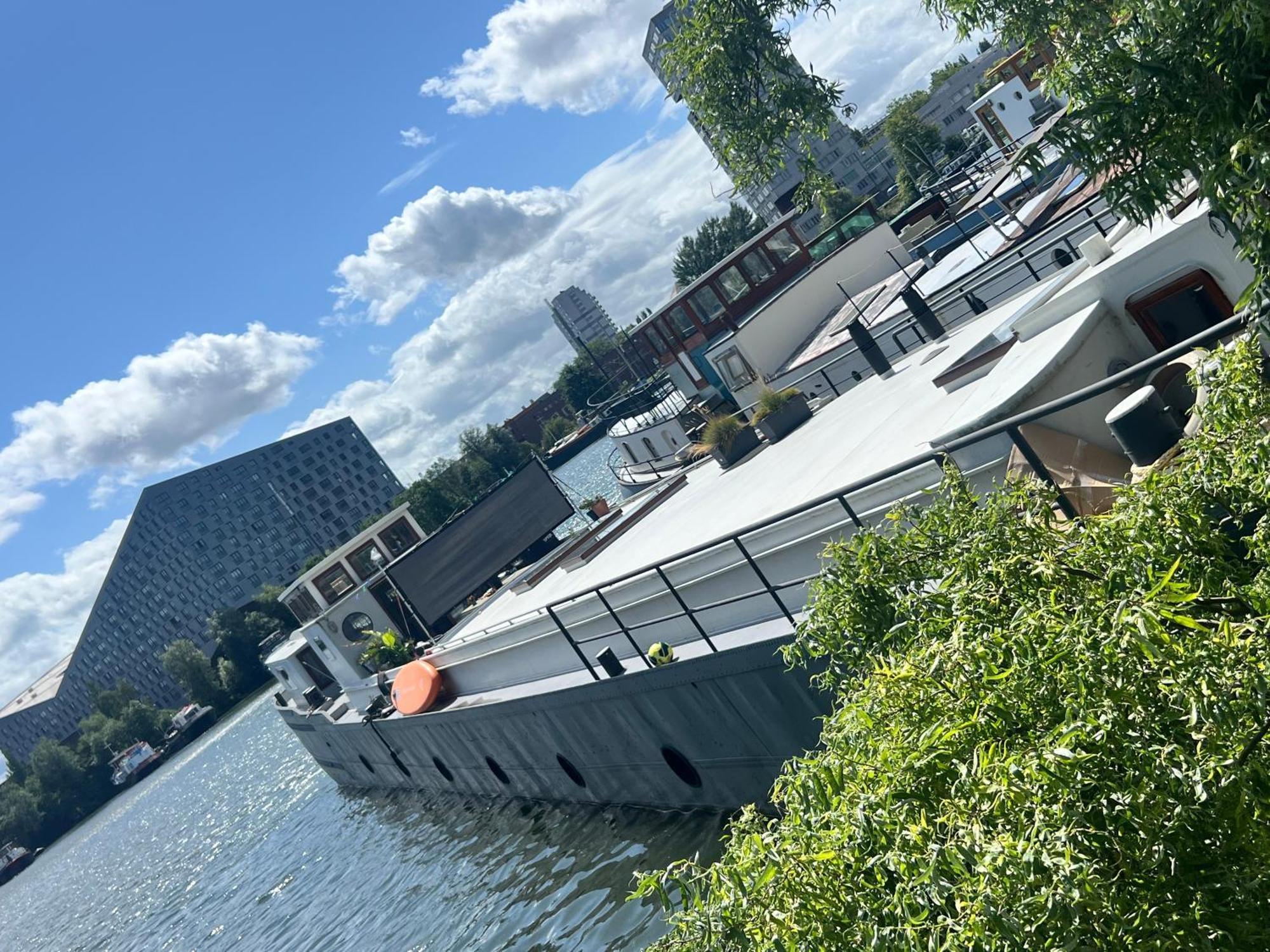 Boat & Boost Amsterdam Bed & Breakfast Exterior photo